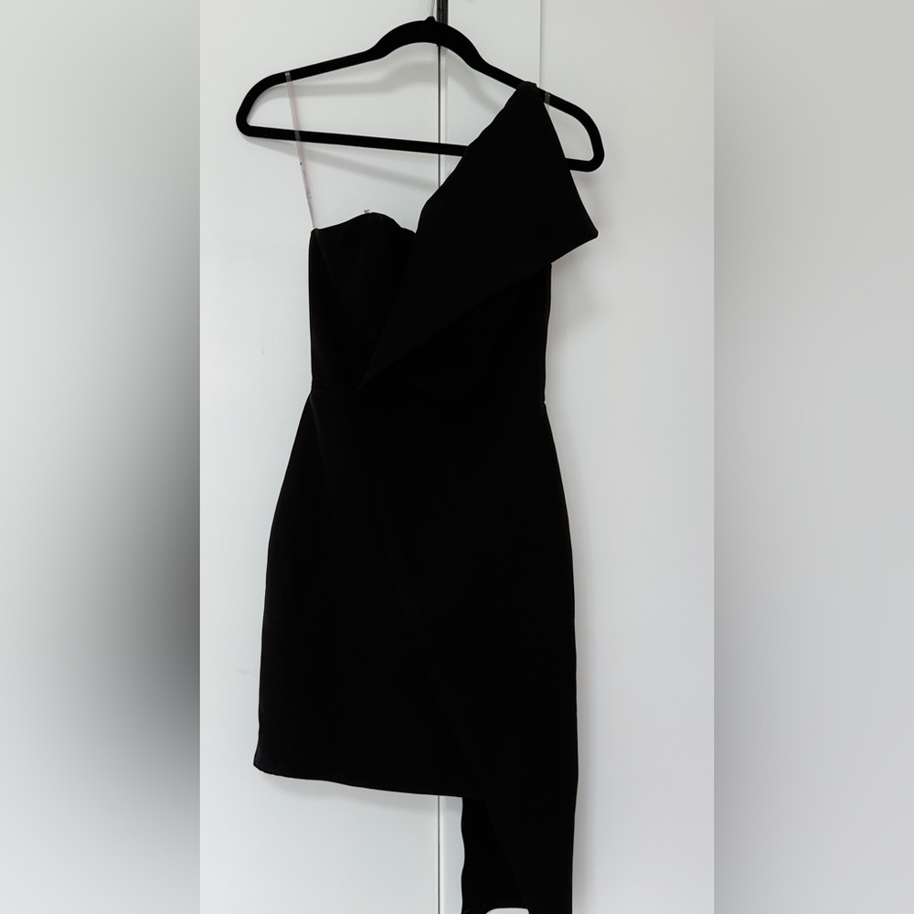 Elegant Black One-Shoulder Dress